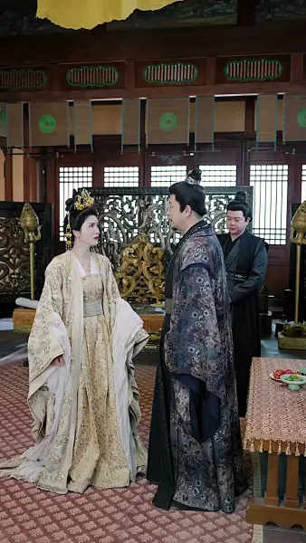 อดีตสามีผู้ตายไปแล้วกลับมาชิงสมบัติ