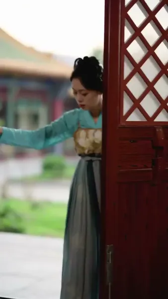 พระมเหสีอ้วนป่วนวัง