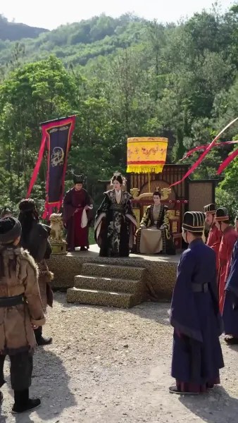 พระมเหสีอ้วนป่วนวัง