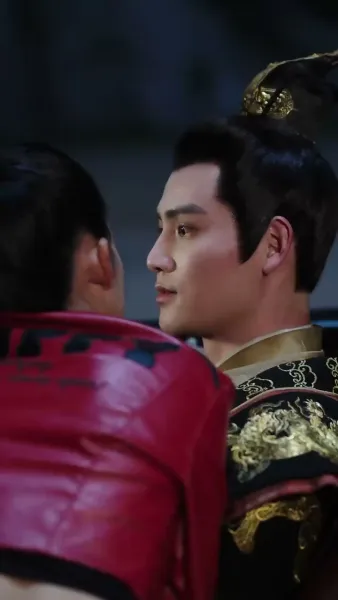 พระมเหสีอ้วนป่วนวัง