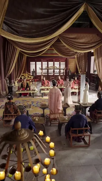 พระมเหสีอ้วนป่วนวัง