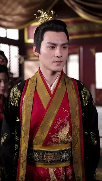 พระมเหสีอ้วนป่วนวัง