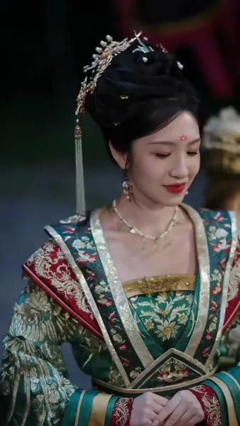 พระมเหสีอ้วนป่วนวัง