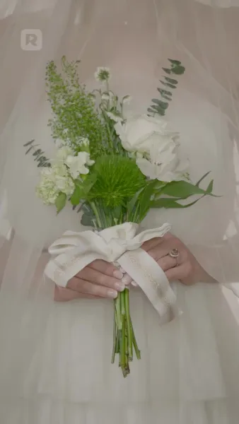 นั่งลงและถ่อมตัว