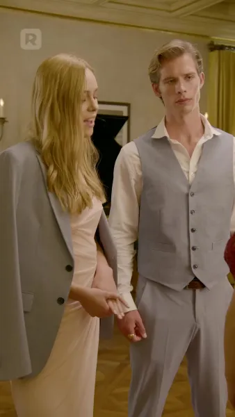 นั่งลงและถ่อมตัว