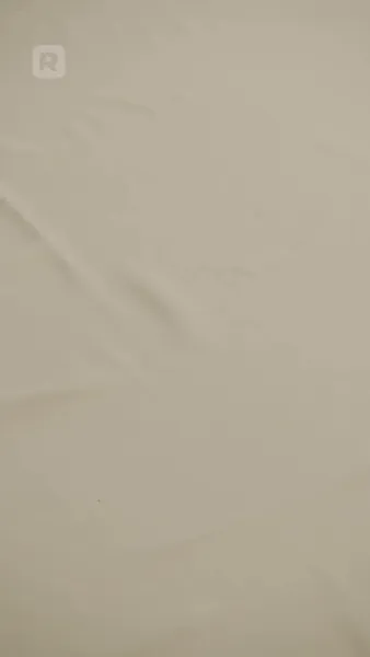 นั่งลงและถ่อมตัว