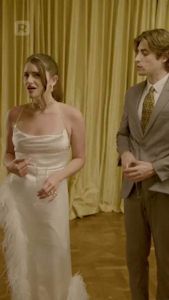 นั่งลงและถ่อมตัว