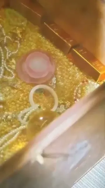 สาวยากจนค้นพบพ่อเศรษฐีพันล้าน