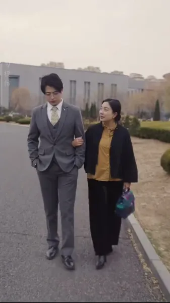  ลูกสาวมหาเศรษฐีเปิดตัวไม่ได้แล้ว