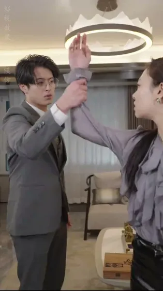  ลูกสาวมหาเศรษฐีเปิดตัวไม่ได้แล้ว