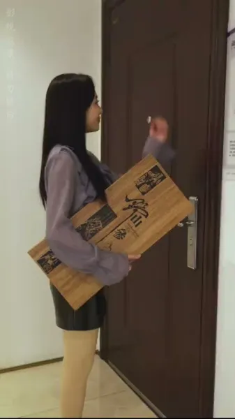  ลูกสาวมหาเศรษฐีเปิดตัวไม่ได้แล้ว