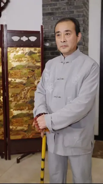  ลูกสาวมหาเศรษฐีเปิดตัวไม่ได้แล้ว