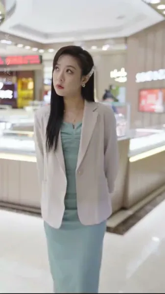  ลูกสาวมหาเศรษฐีเปิดตัวไม่ได้แล้ว