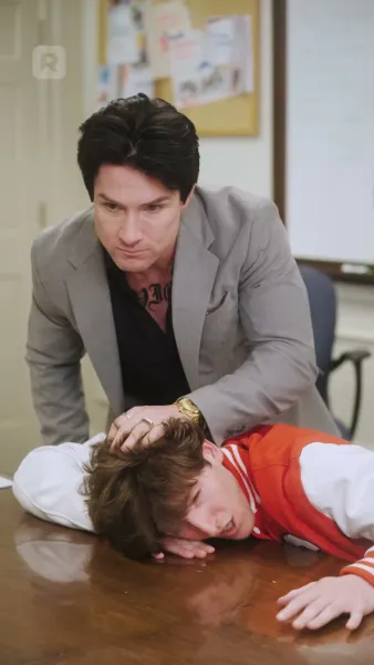 เถ้ากุหลาบสีเลือด