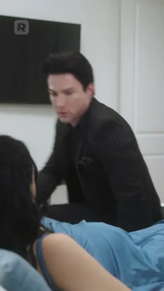 เถ้ากุหลาบสีเลือด