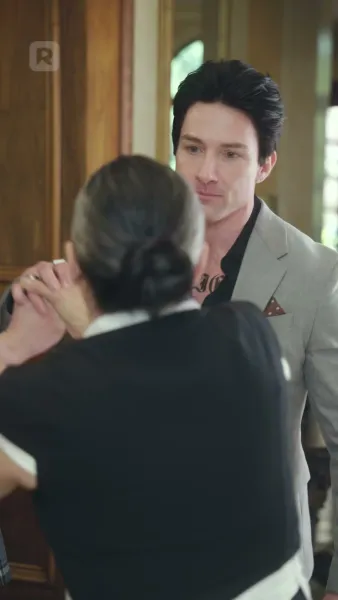 เถ้ากุหลาบสีเลือด