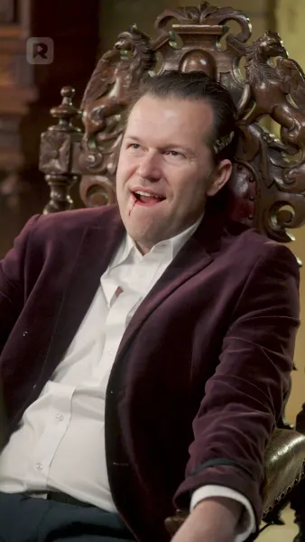 เถ้ากุหลาบสีเลือด