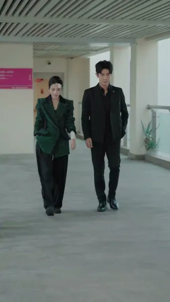 ความมืดใต้ดวงอาทิตย์