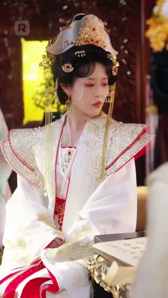 เกิดใหม่ ใต้แสงจันทร์ที่มืดมิด