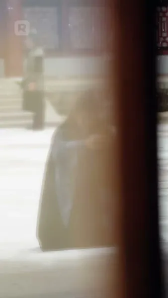 เกิดใหม่ ใต้แสงจันทร์ที่มืดมิด