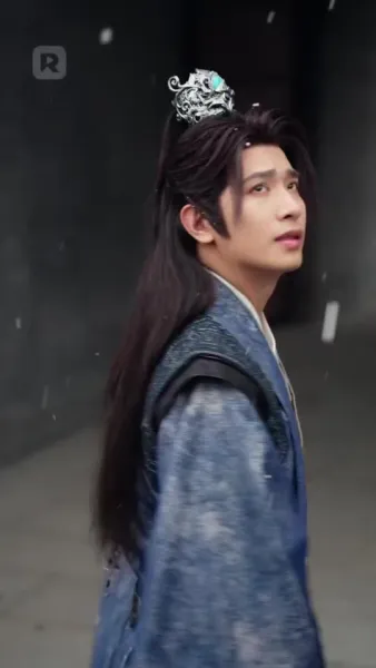 เกิดใหม่ ใต้แสงจันทร์ที่มืดมิด