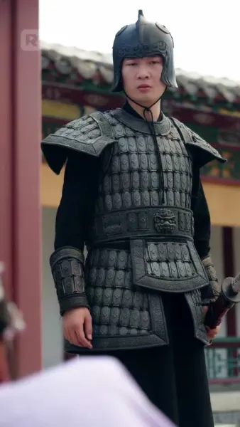 เกิดใหม่ ใต้แสงจันทร์ที่มืดมิด