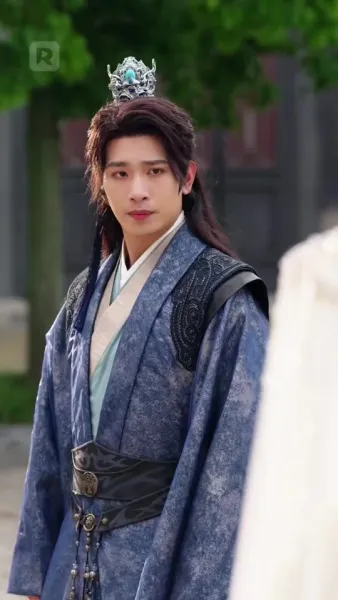 เกิดใหม่ ใต้แสงจันทร์ที่มืดมิด