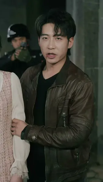 เมืองมังกร : เสือซ่อนเร้นและมังกรแฝงตัว