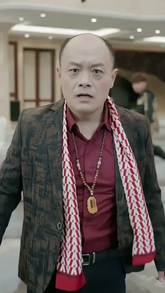 เมืองมังกร : เสือซ่อนเร้นและมังกรแฝงตัว