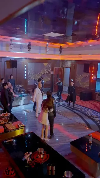 เมืองมังกร : เสือซ่อนเร้นและมังกรแฝงตัว