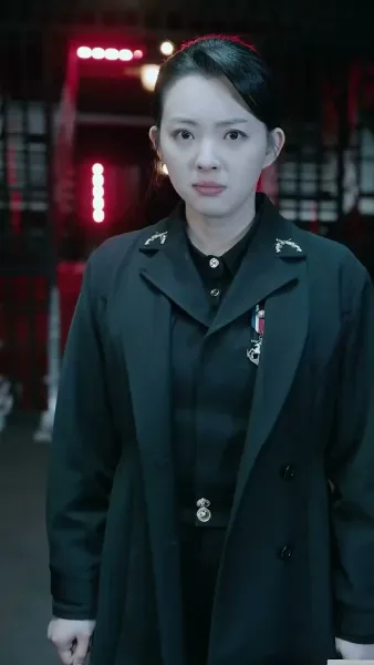 เมืองมังกร : เสือซ่อนเร้นและมังกรแฝงตัว