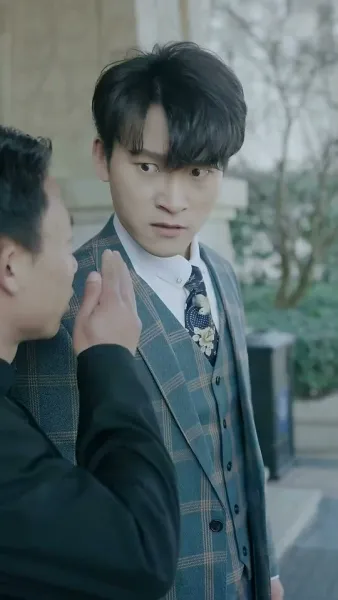 เมืองมังกร : เสือซ่อนเร้นและมังกรแฝงตัว