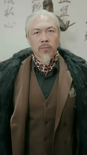 เมืองมังกร : เสือซ่อนเร้นและมังกรแฝงตัว