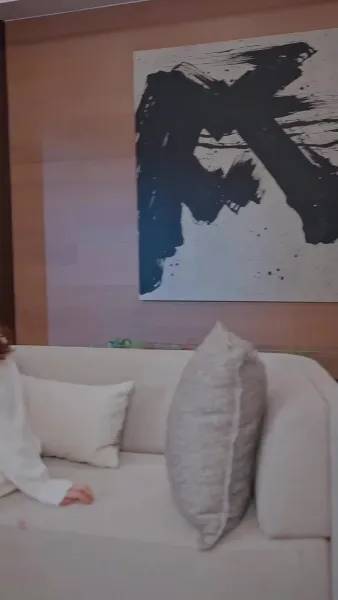 รักอยู่ใกล้แค่เอื้อม