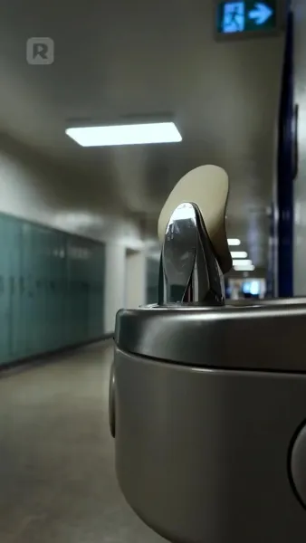 กองหลังข้างบ้าน