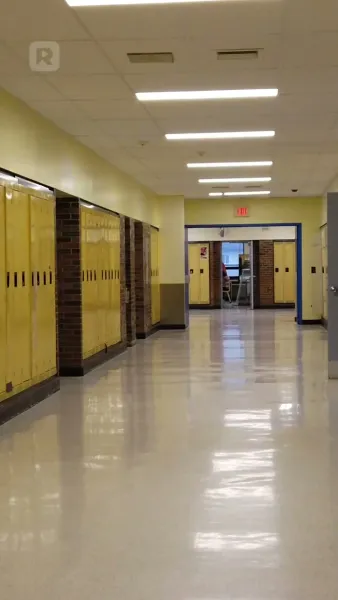 กองหลังข้างบ้าน