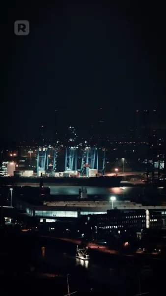 รักนอกสนาม