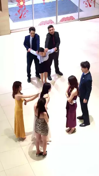 ของขวัญวันทรยศ