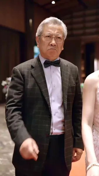 ของขวัญวันทรยศ