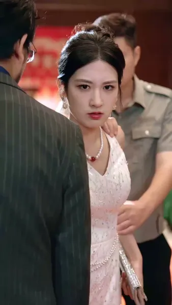 ของขวัญวันทรยศ