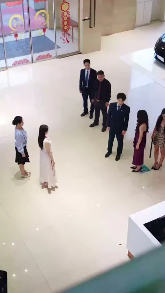 ของขวัญวันทรยศ