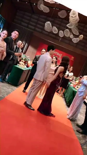 ของขวัญวันทรยศ