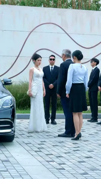 ของขวัญวันทรยศ