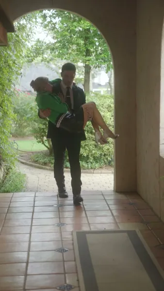 ถูกมัดด้วยเกียรติยศ: ถูกลักพาตัวโดยราชามาเฟีย