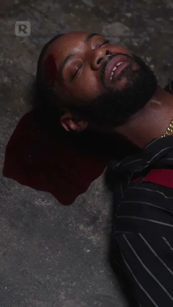 ถูกมัดด้วยเกียรติยศ: ถูกลักพาตัวโดยราชามาเฟีย