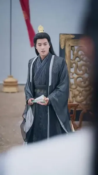 จักรพรรดิเทพนิรันดร์