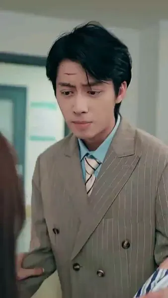 ชื่อละครสั้น: 'การแข่งขันแห่งการแก้แค้นของประธานเจ้าหน้าที่'