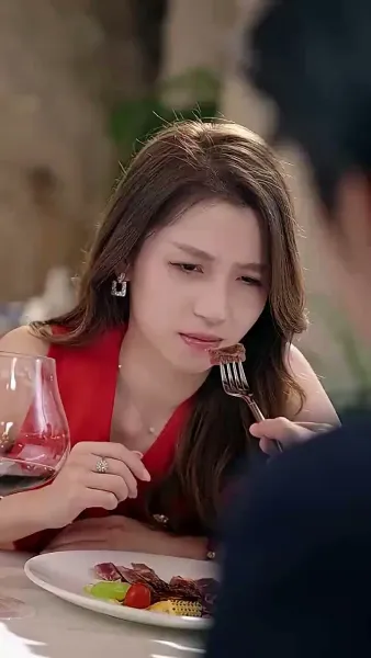 ชื่อละครสั้น: 'การแข่งขันแห่งการแก้แค้นของประธานเจ้าหน้าที่'