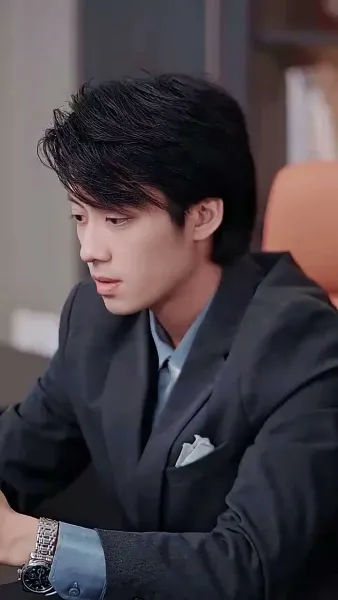 ชื่อละครสั้น: 'การแข่งขันแห่งการแก้แค้นของประธานเจ้าหน้าที่'