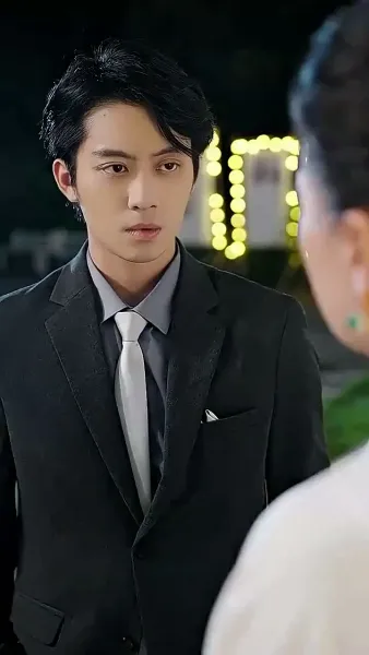 ชื่อละครสั้น: 'การแข่งขันแห่งการแก้แค้นของประธานเจ้าหน้าที่'